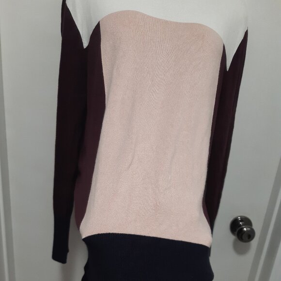DKNY Block color long sleeve sweater SIZE L - Picture 2 of 10